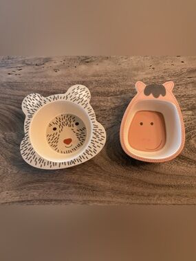 Tiny Footprint Coeco Sandra Magsamen Bamboo Holly the Horse and an Unmarked Bowl